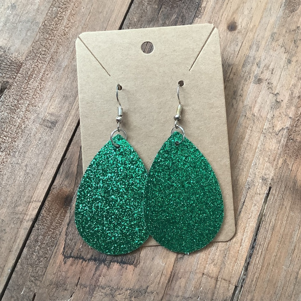 3/$15 🛍️ Green black Buffalo plaid teardrop earrings glitter casual holiday